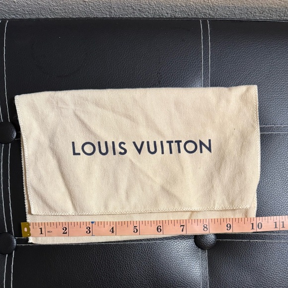 Louis Vuitton dust bag - Picture 2 of 3